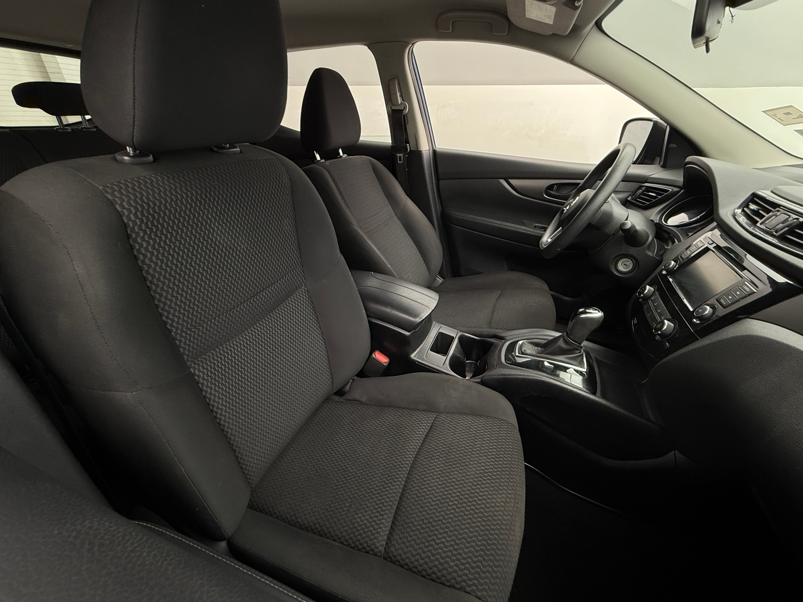 Thumbnail: 2021 Nissan Rogue Sport - 2