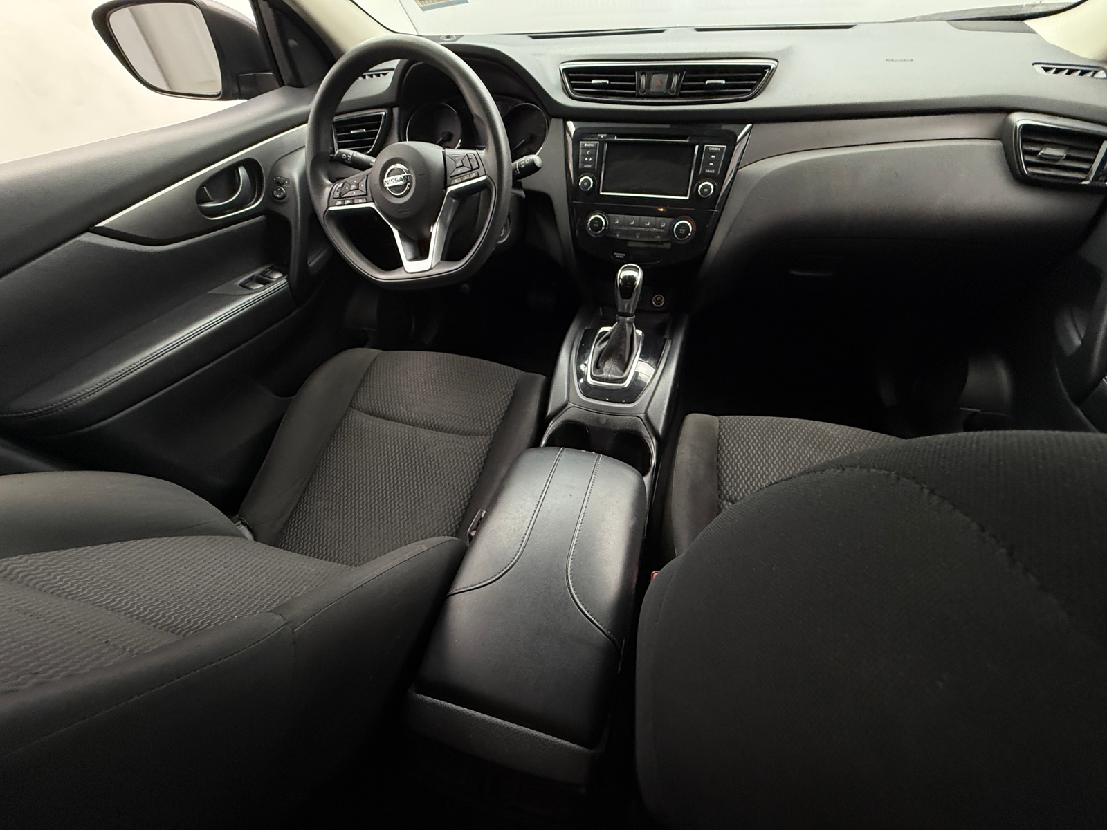 Thumbnail: 2021 Nissan Rogue Sport - 3