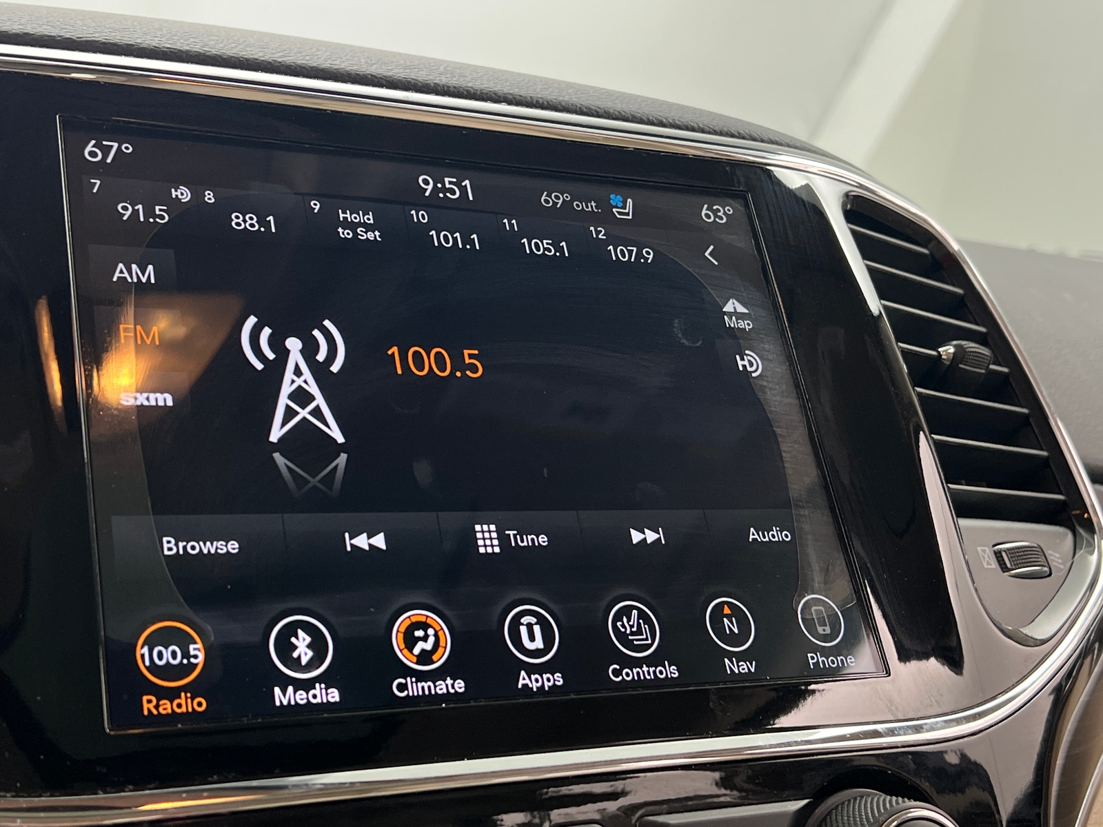 Thumbnail: 2019 Jeep Grand Cherokee - 3