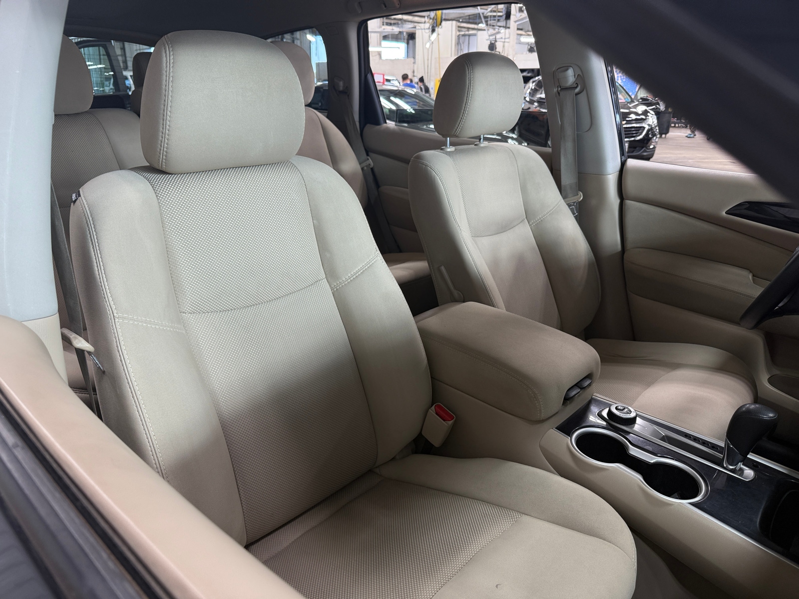 Thumbnail: 2017 Nissan Pathfinder - 2