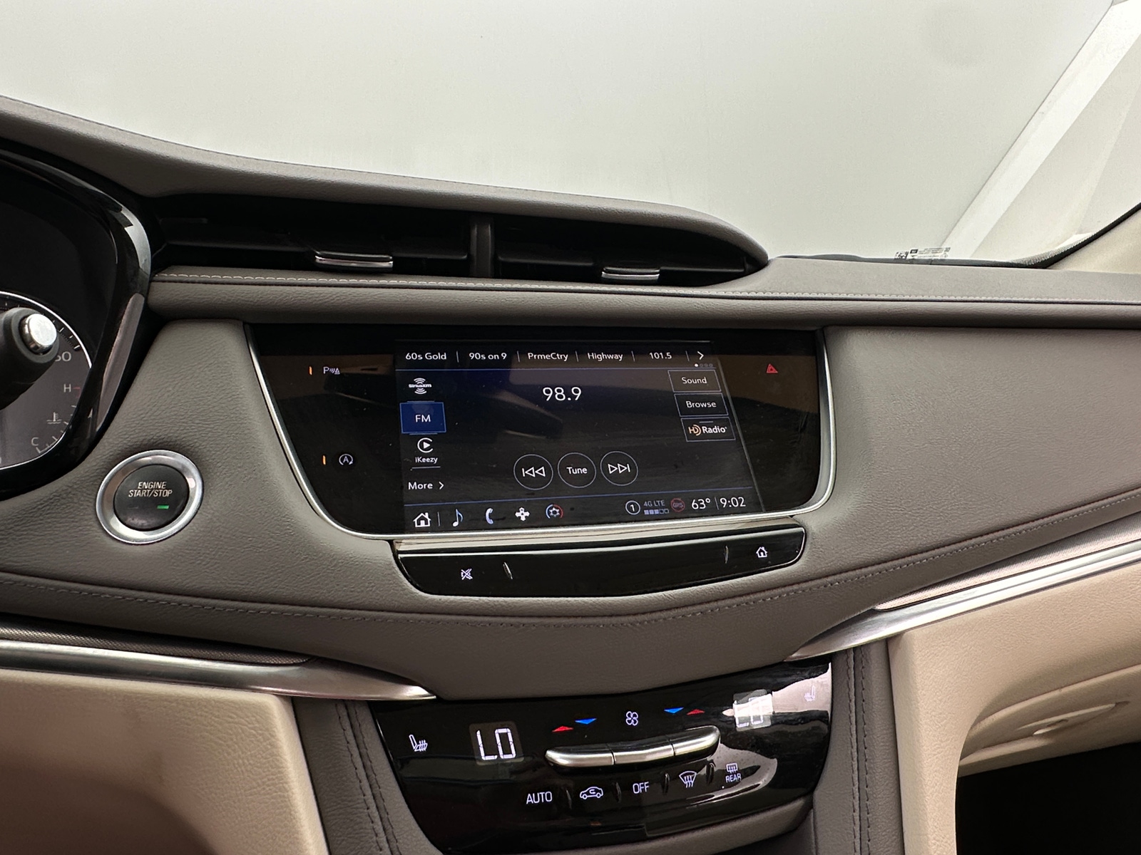 Thumbnail: 2022 Cadillac XT5 - 3