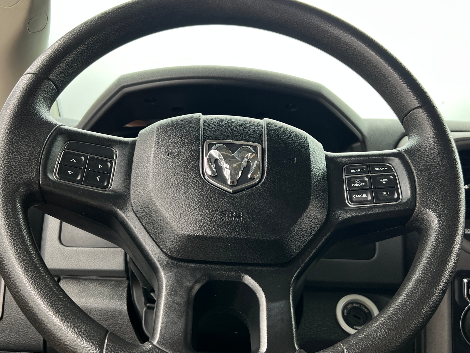 Thumbnail: 2019 RAM 1500 Classic - 4