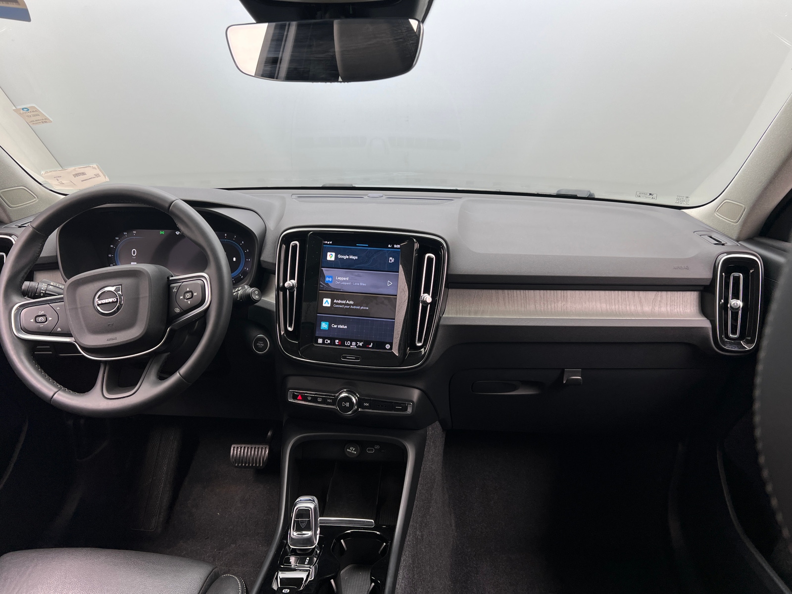 Thumbnail: 2024 Volvo XC40 - 2