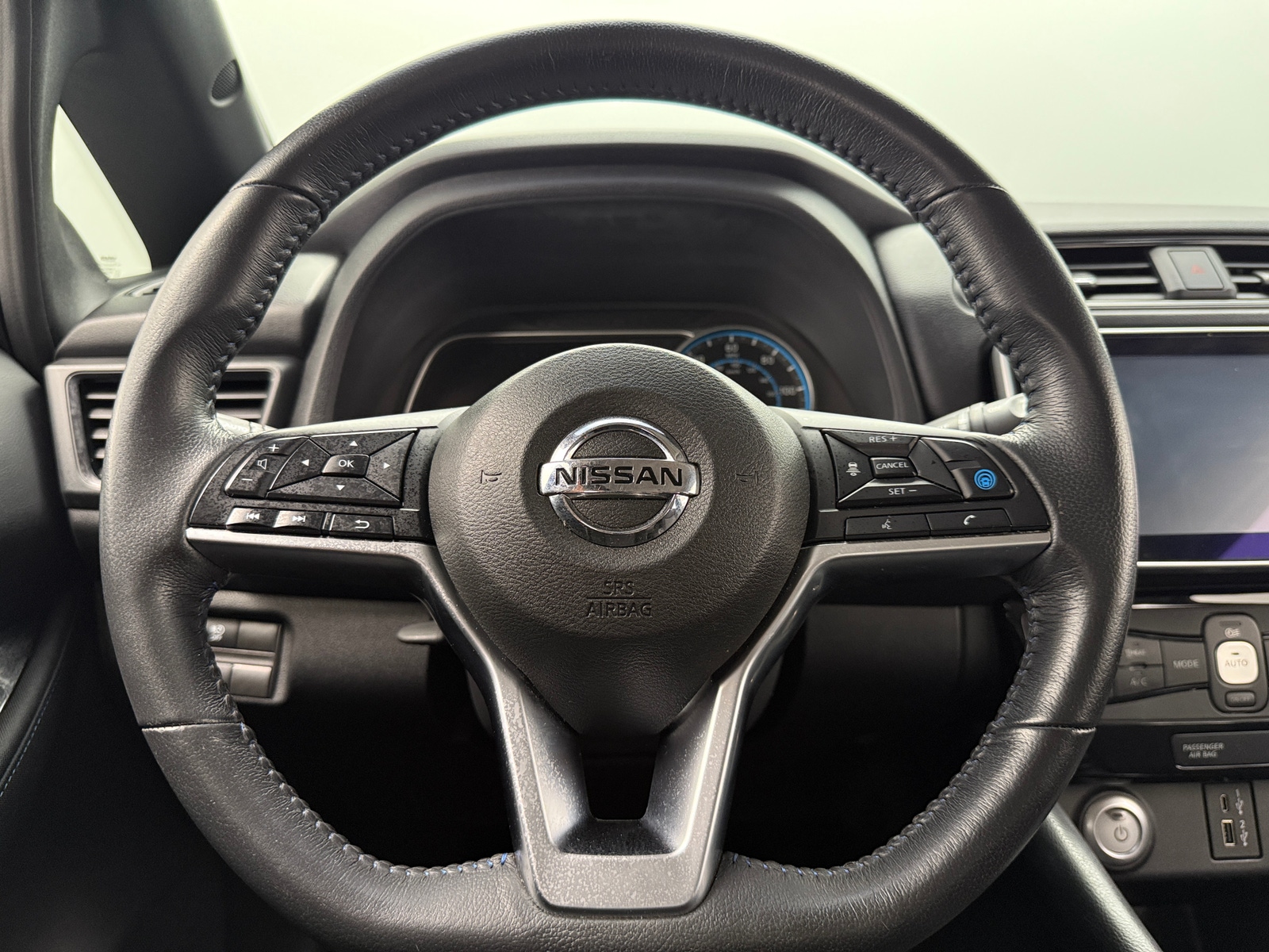 Thumbnail: 2020 Nissan Leaf - 5