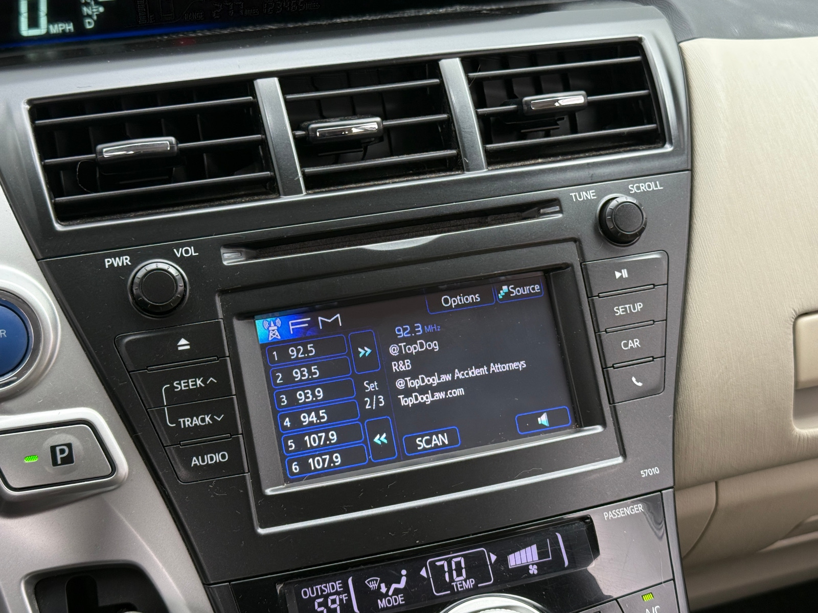 Thumbnail: 2013 Toyota Prius v - 4