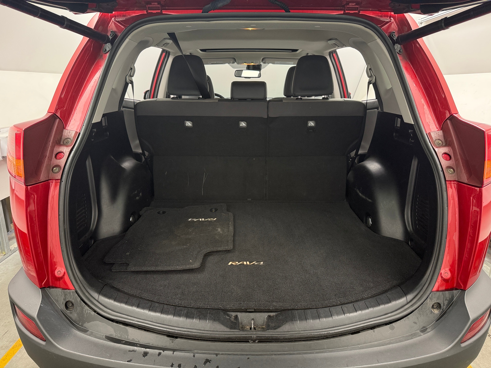 Thumbnail: 2015 Toyota RAV4 - 6