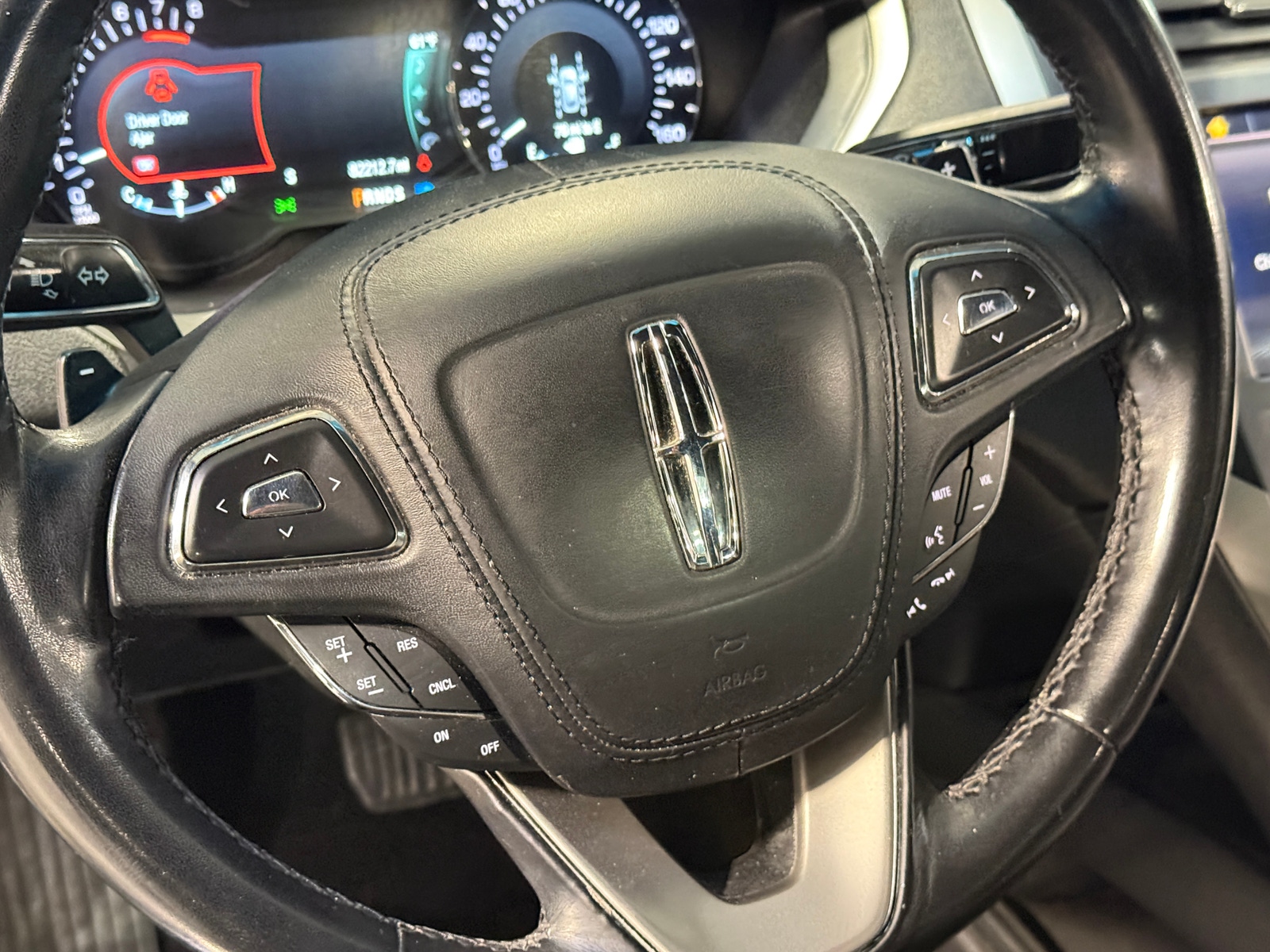 Thumbnail: 2019 Lincoln MKZ - 4