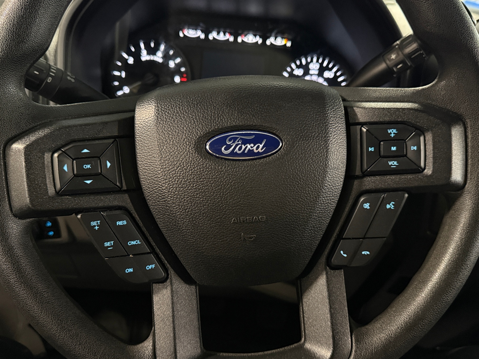 Thumbnail: 2019 Ford Econoline - 5