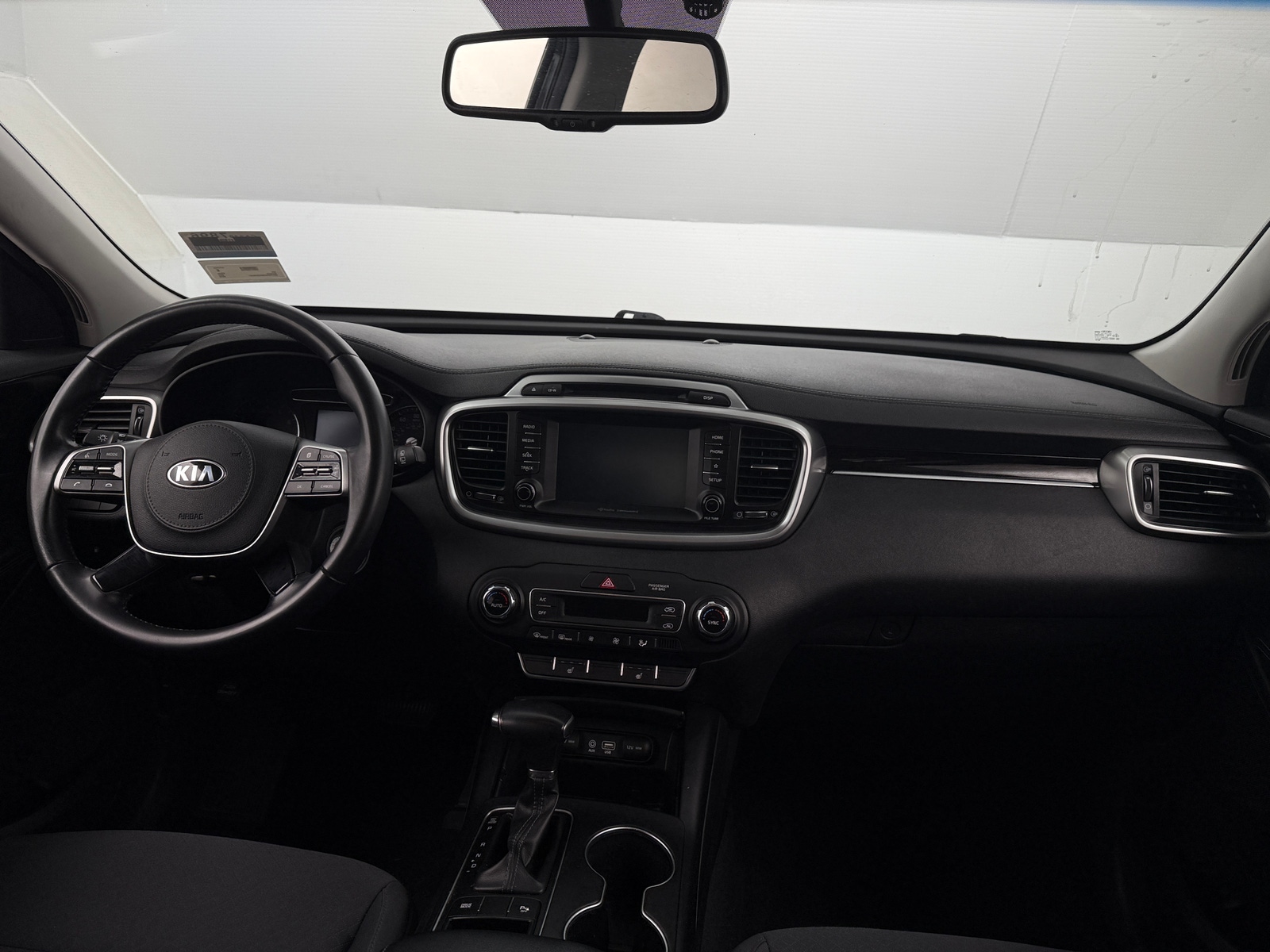 Thumbnail: 2019 Kia Sorento - 3