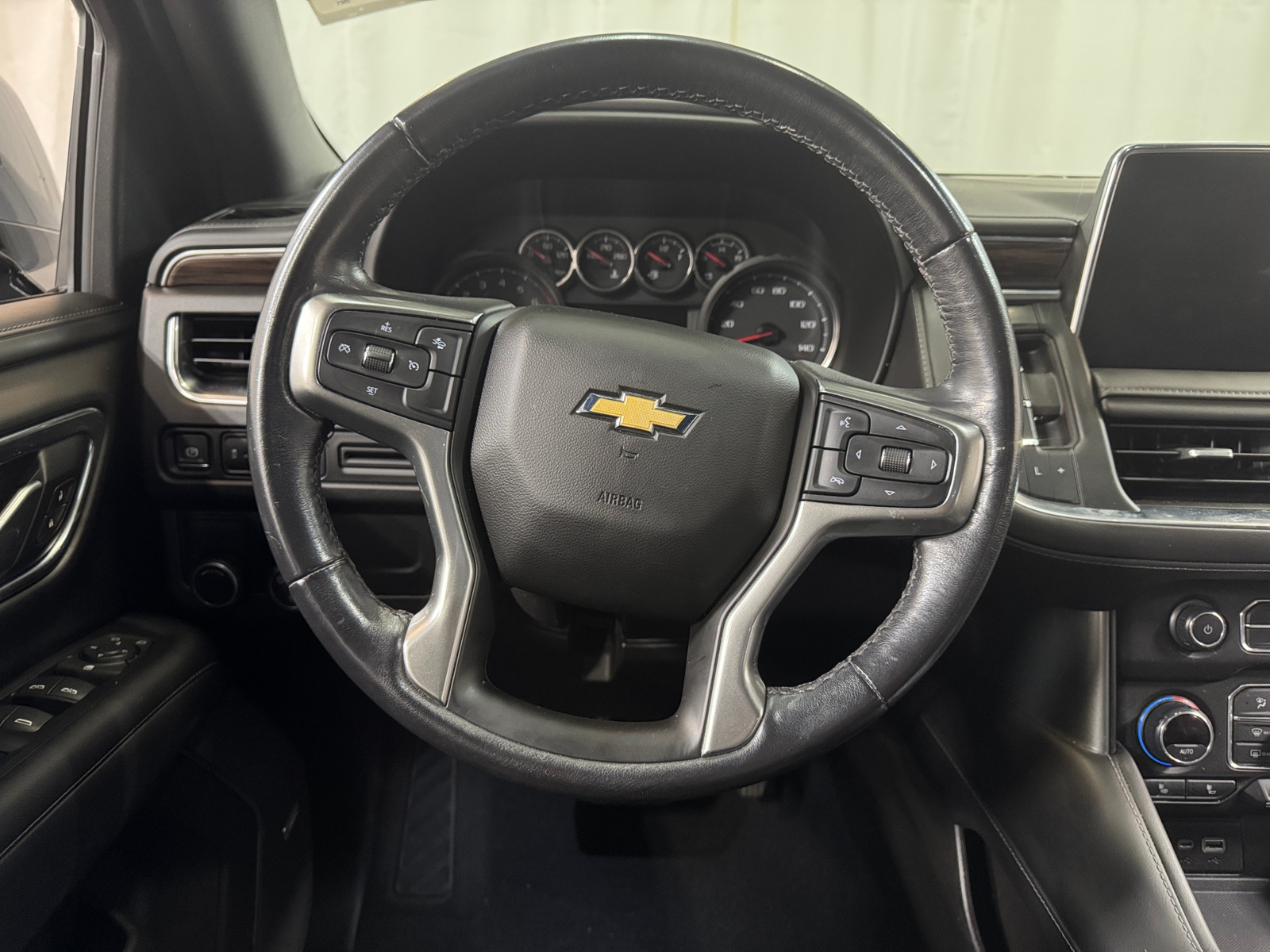 Thumbnail: 2021 Chevrolet Tahoe - 4