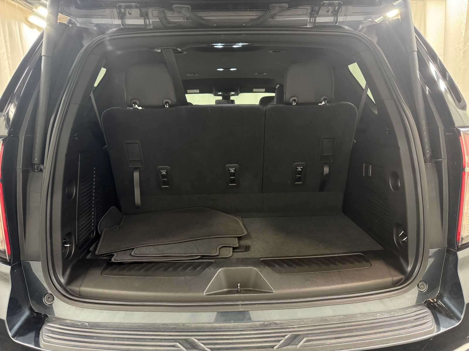 Thumbnail: 2021 Chevrolet Tahoe - 6