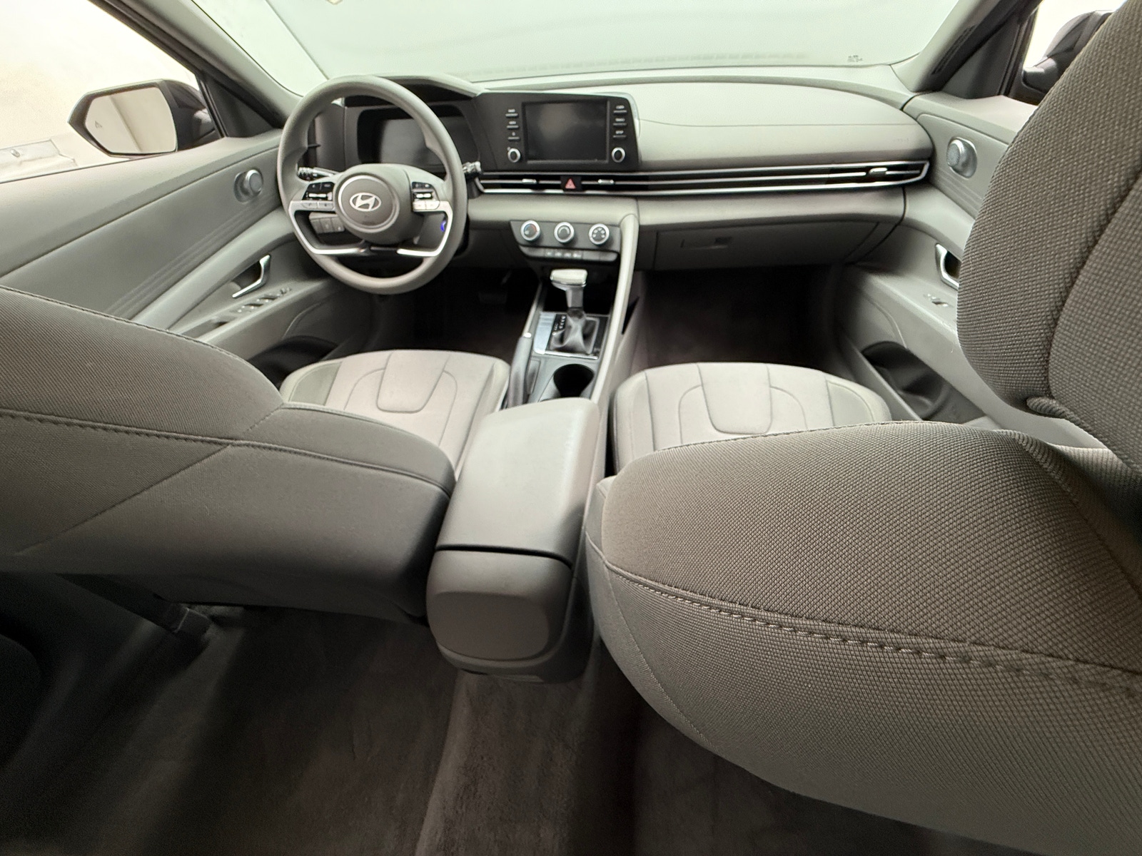 Thumbnail: 2024 Hyundai Elantra - 3