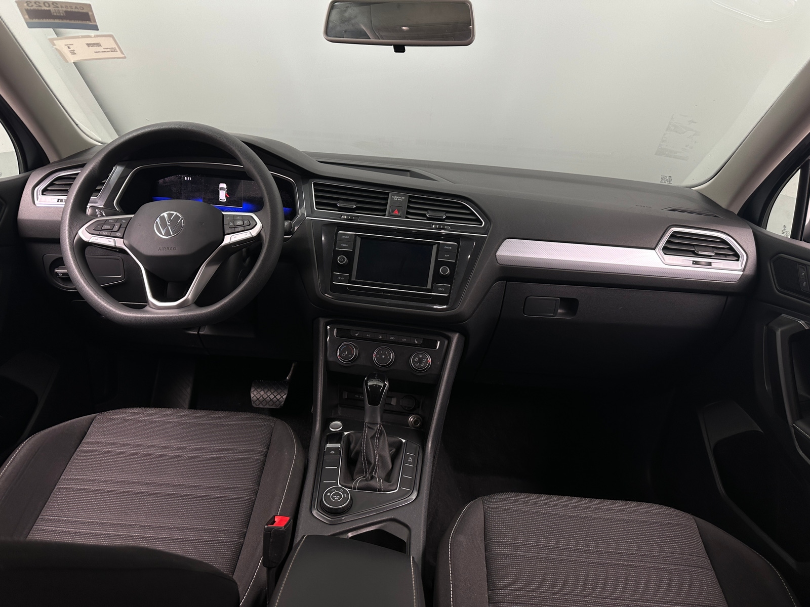 Thumbnail: 2022 Volkswagen Tiguan - 3