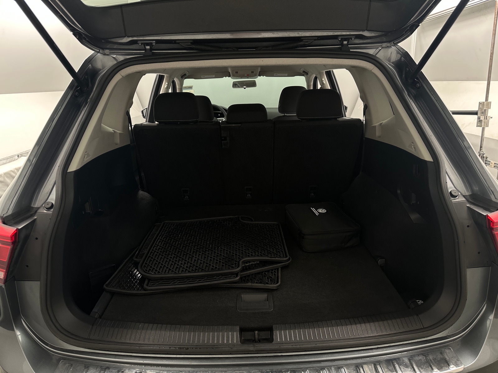 Thumbnail: 2022 Volkswagen Tiguan - 7
