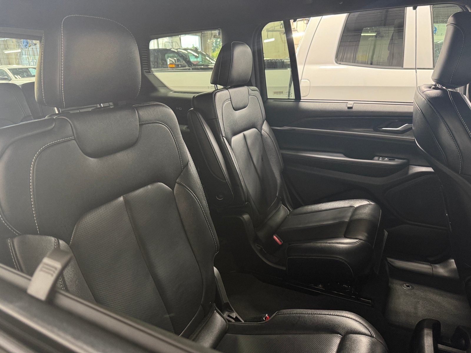 Thumbnail: 2024 Jeep Grand Cherokee L - 5