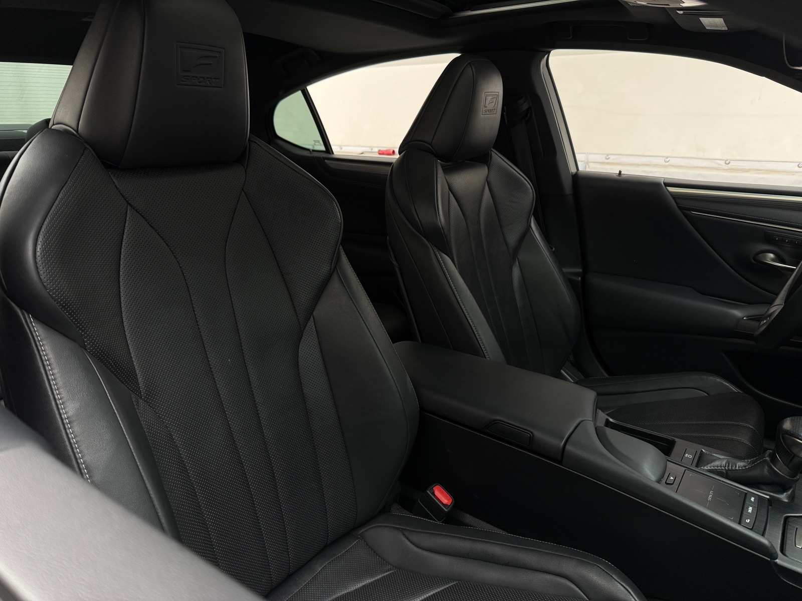 Thumbnail: 2019 Lexus ES - 2