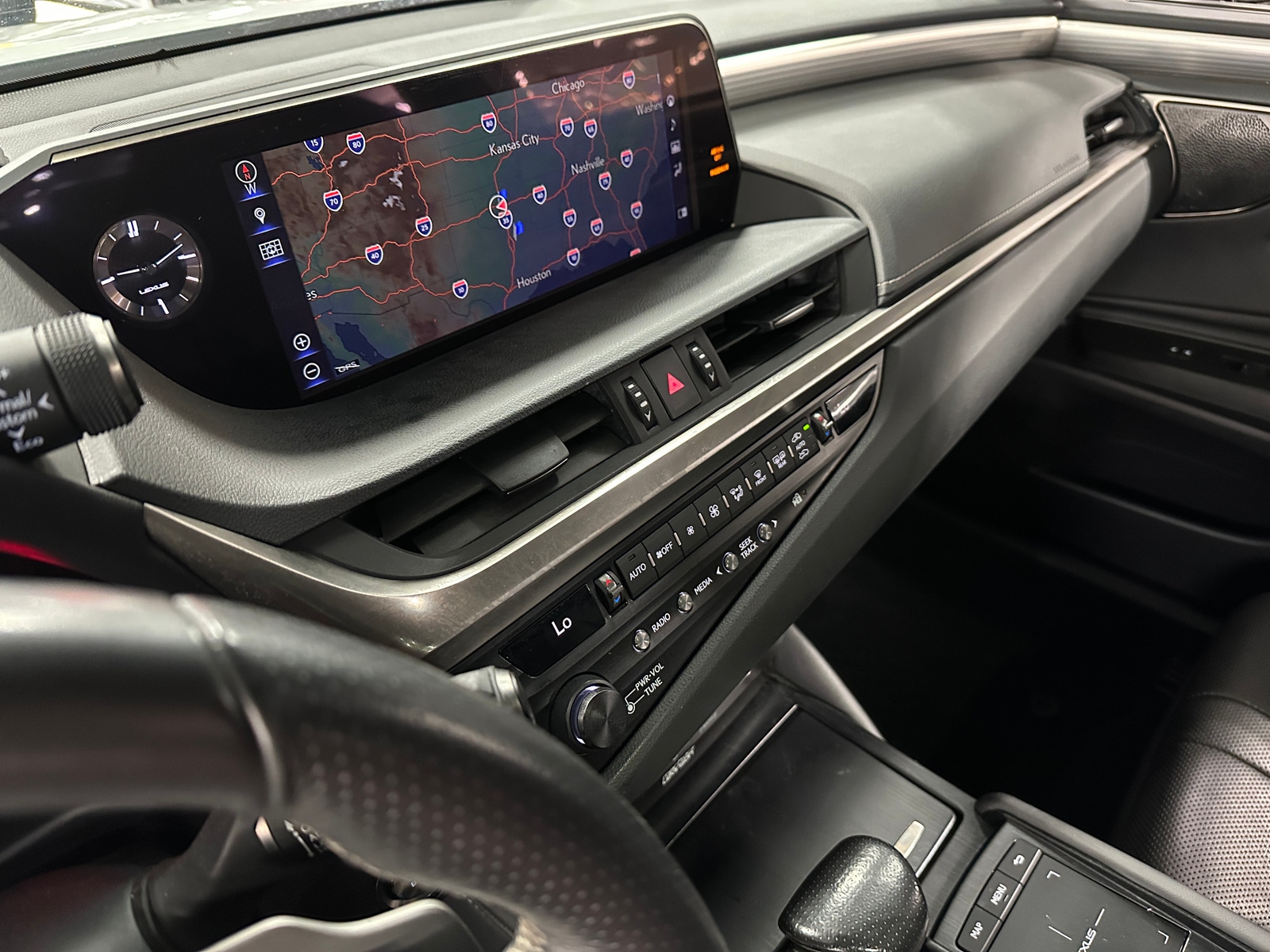 Thumbnail: 2019 Lexus ES - 4