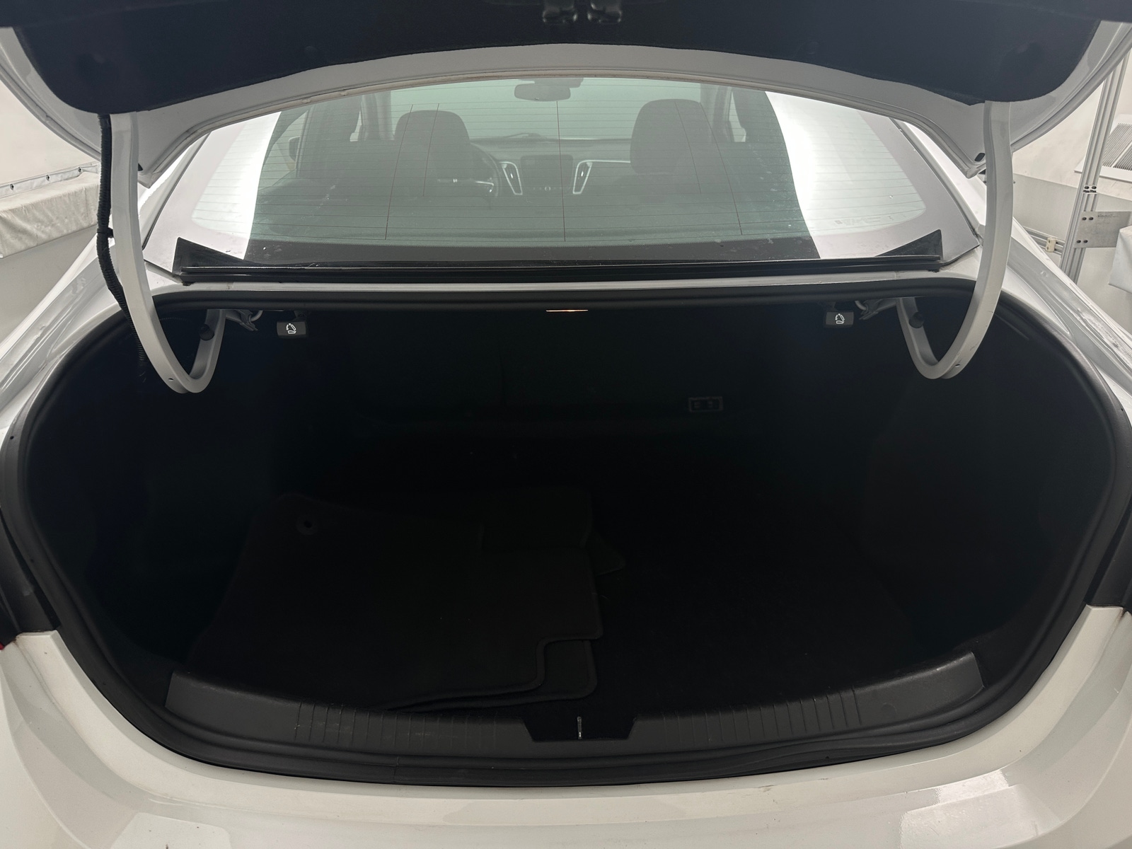 Thumbnail: 2023 Chevrolet Malibu - 7