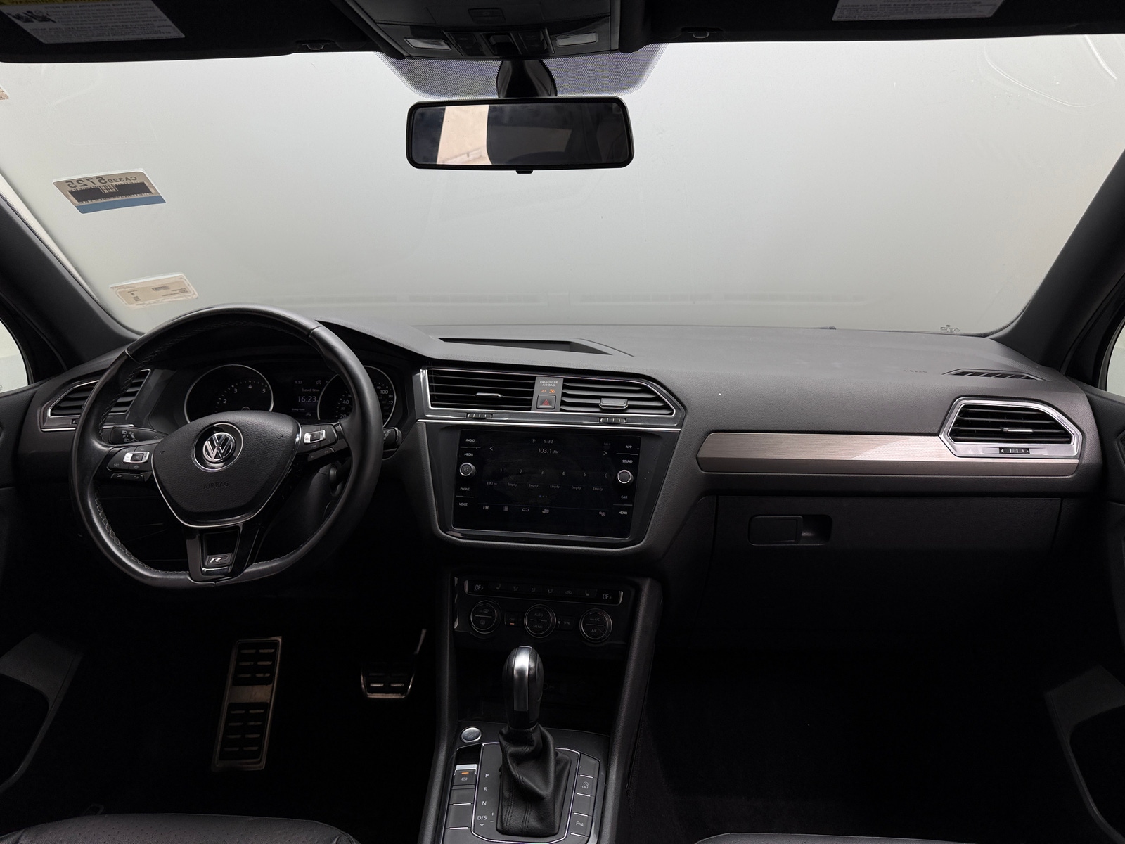 Thumbnail: 2020 Volkswagen Tiguan - 2