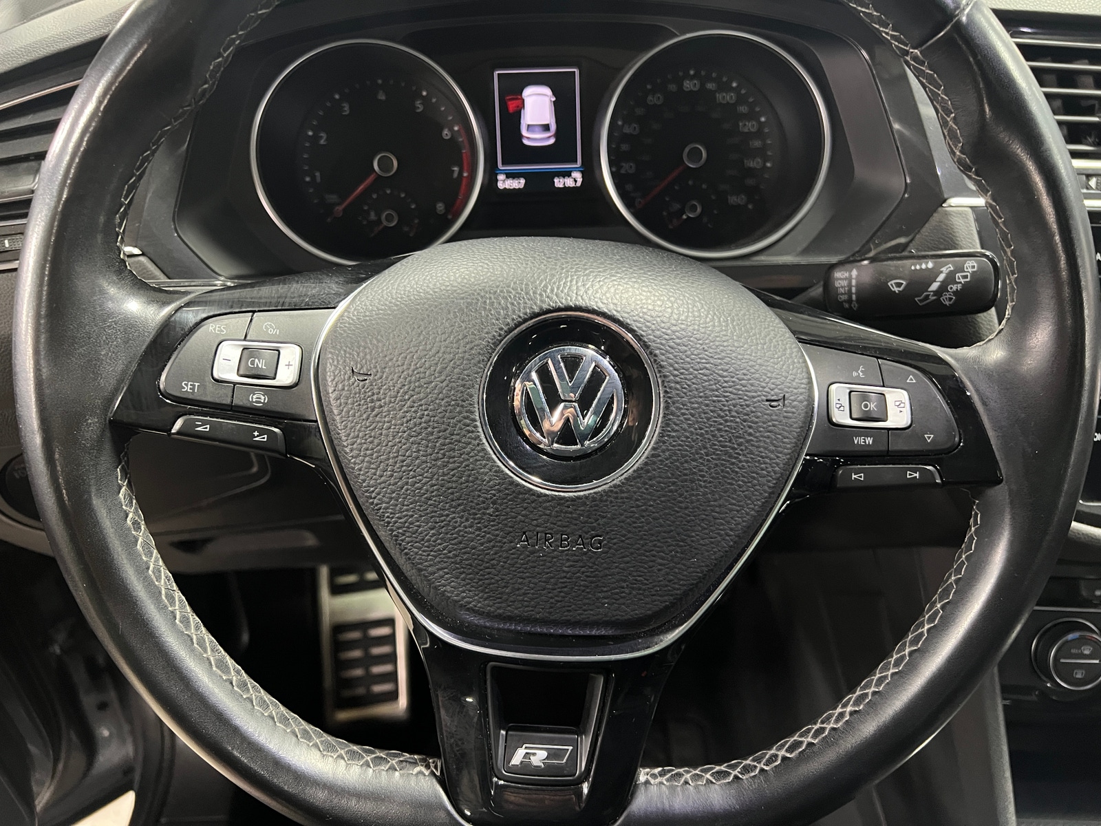 Thumbnail: 2020 Volkswagen Tiguan - 4