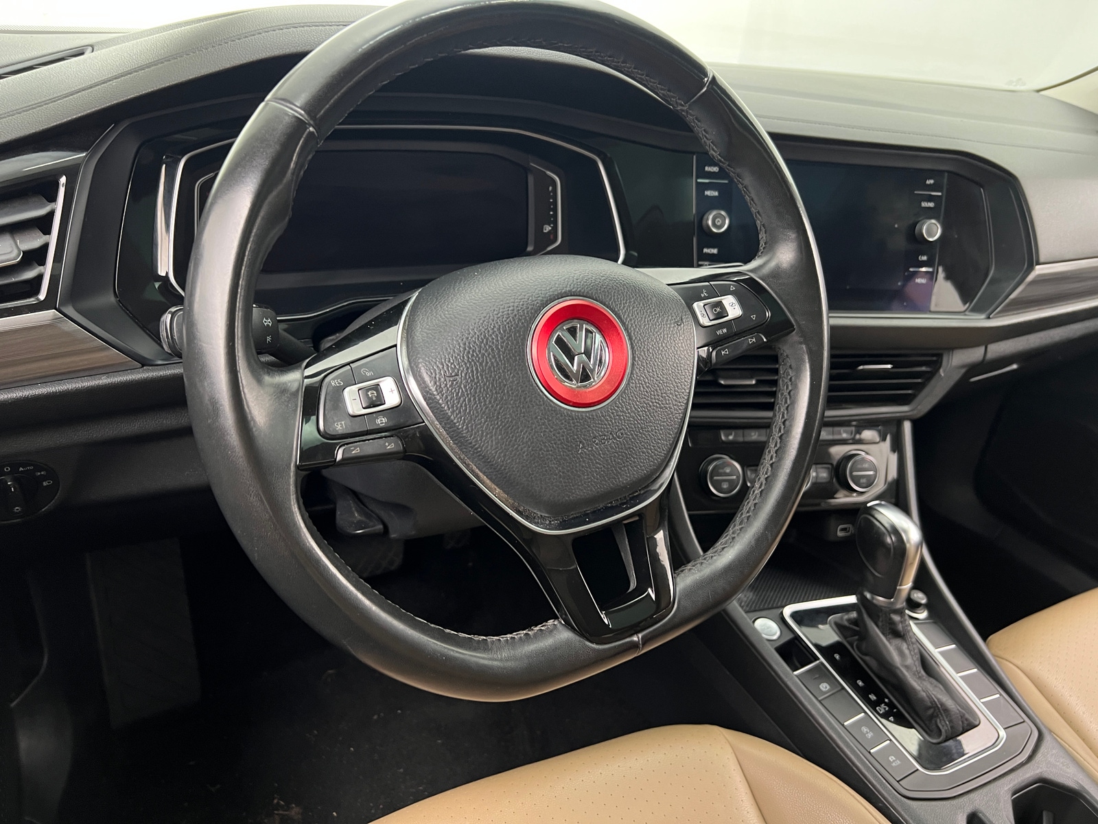 Thumbnail: 2019 Volkswagen Jetta - 4