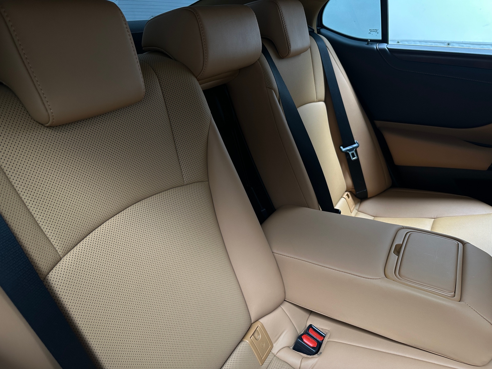 Thumbnail: 2022 Lexus ES - 5