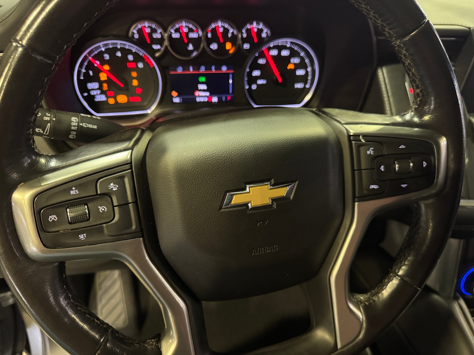 Thumbnail: 2022 Chevrolet Suburban - 5