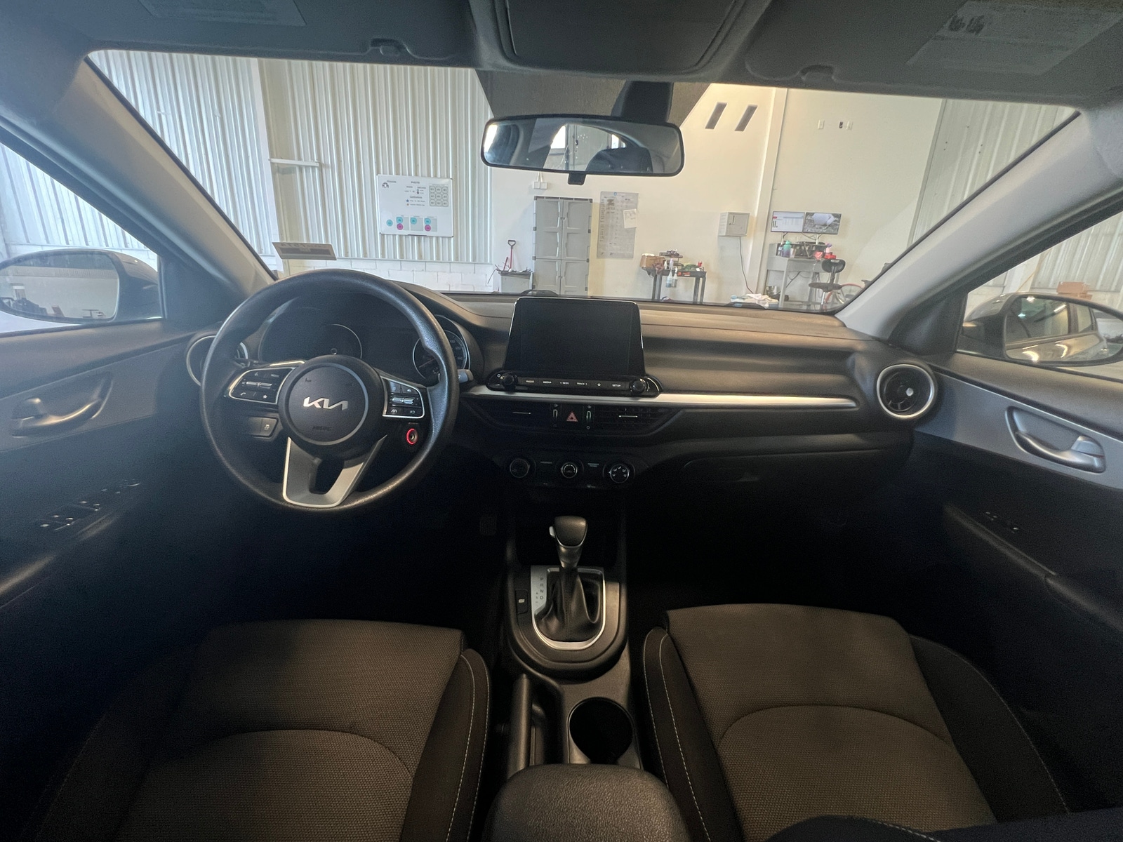 Thumbnail: 2023 Kia Forte - 3