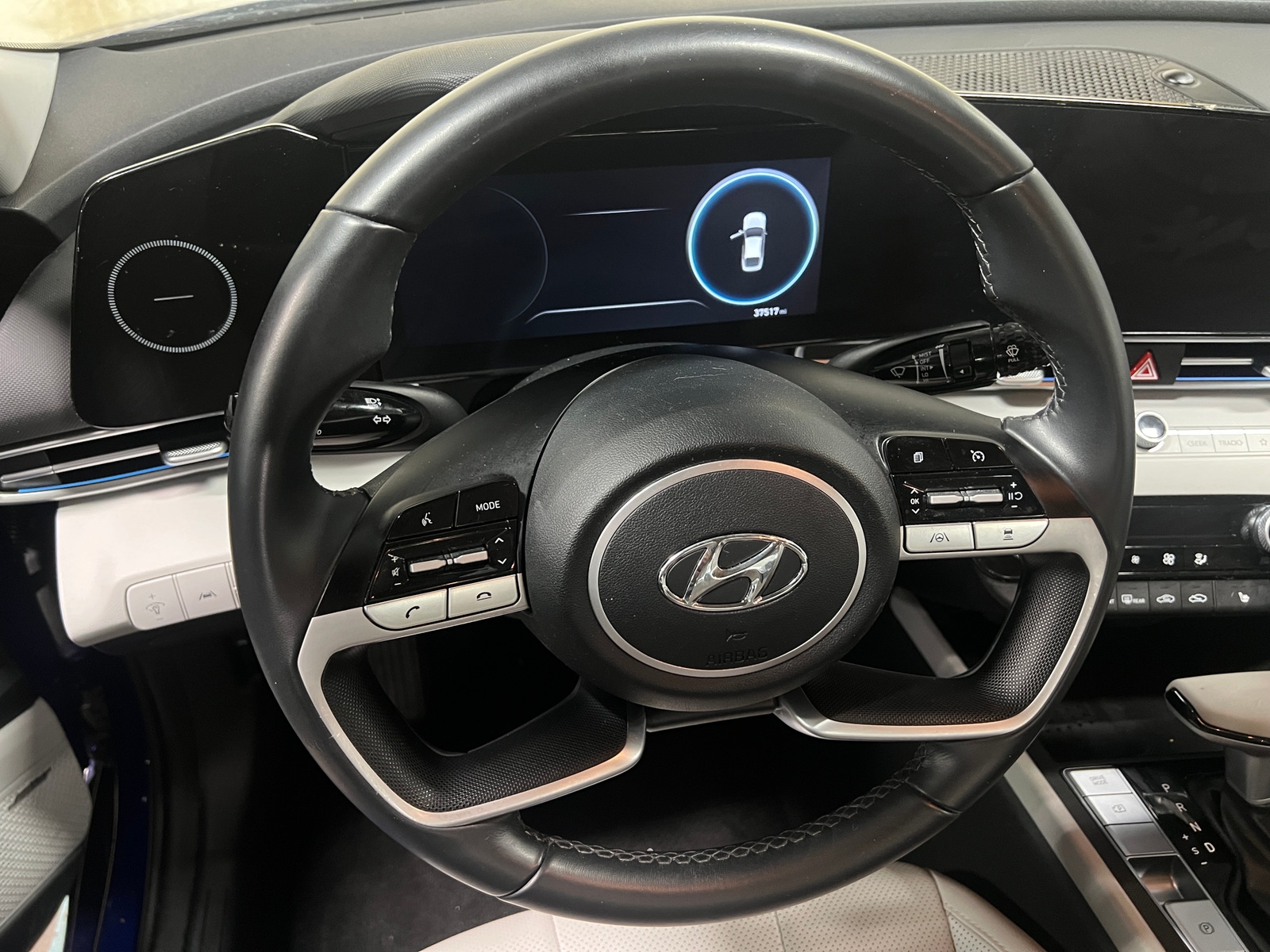 Thumbnail: 2023 Hyundai Elantra - 4