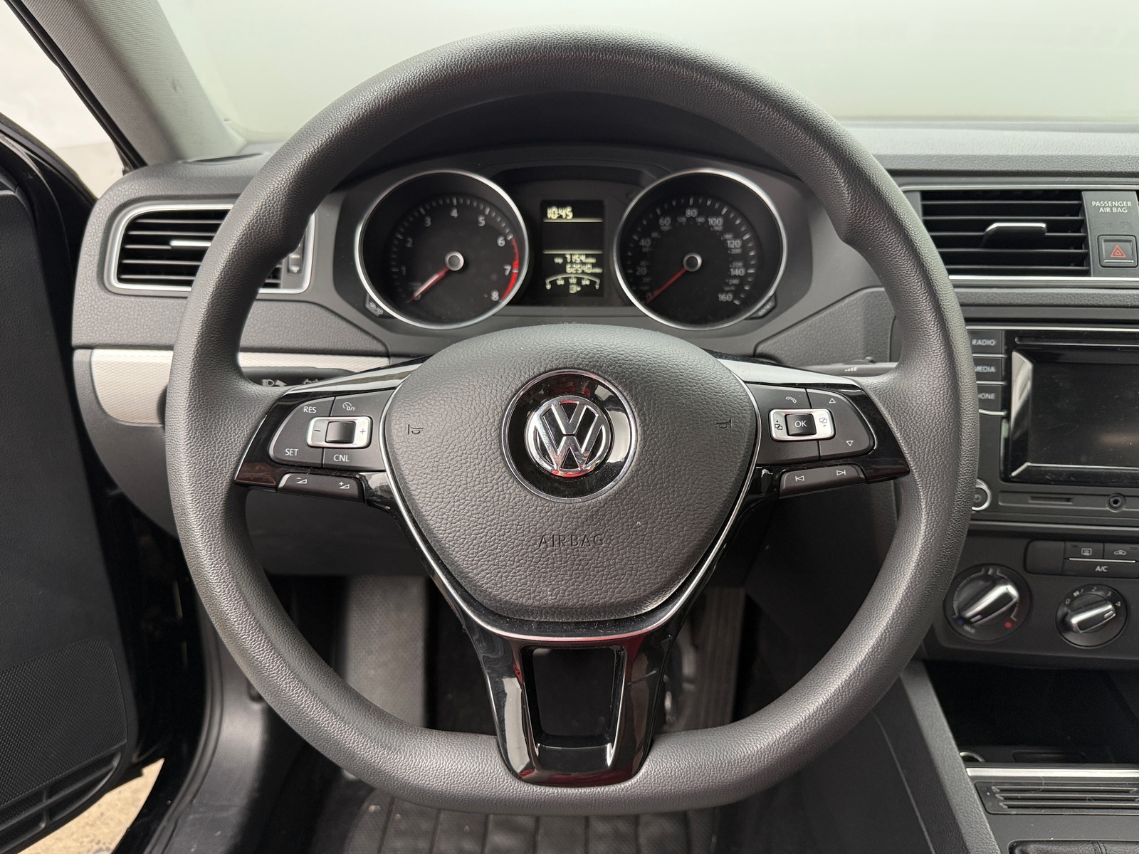 Thumbnail: 2017 Volkswagen Jetta - 5