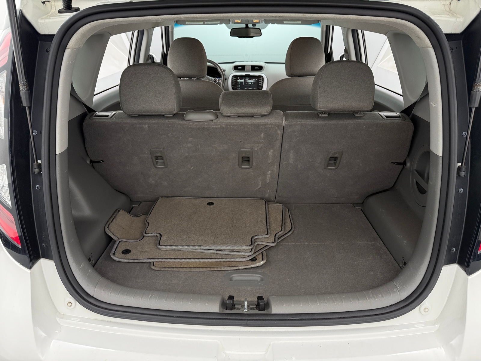 Thumbnail: 2017 Kia Soul EV - 7