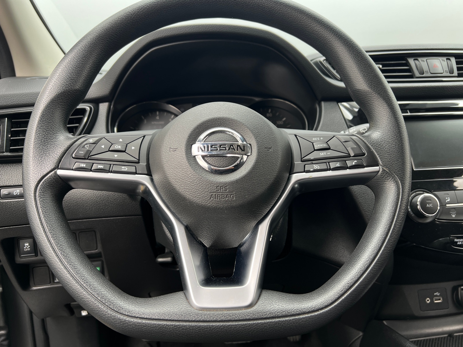 Thumbnail: 2021 Nissan Rogue Sport - 5