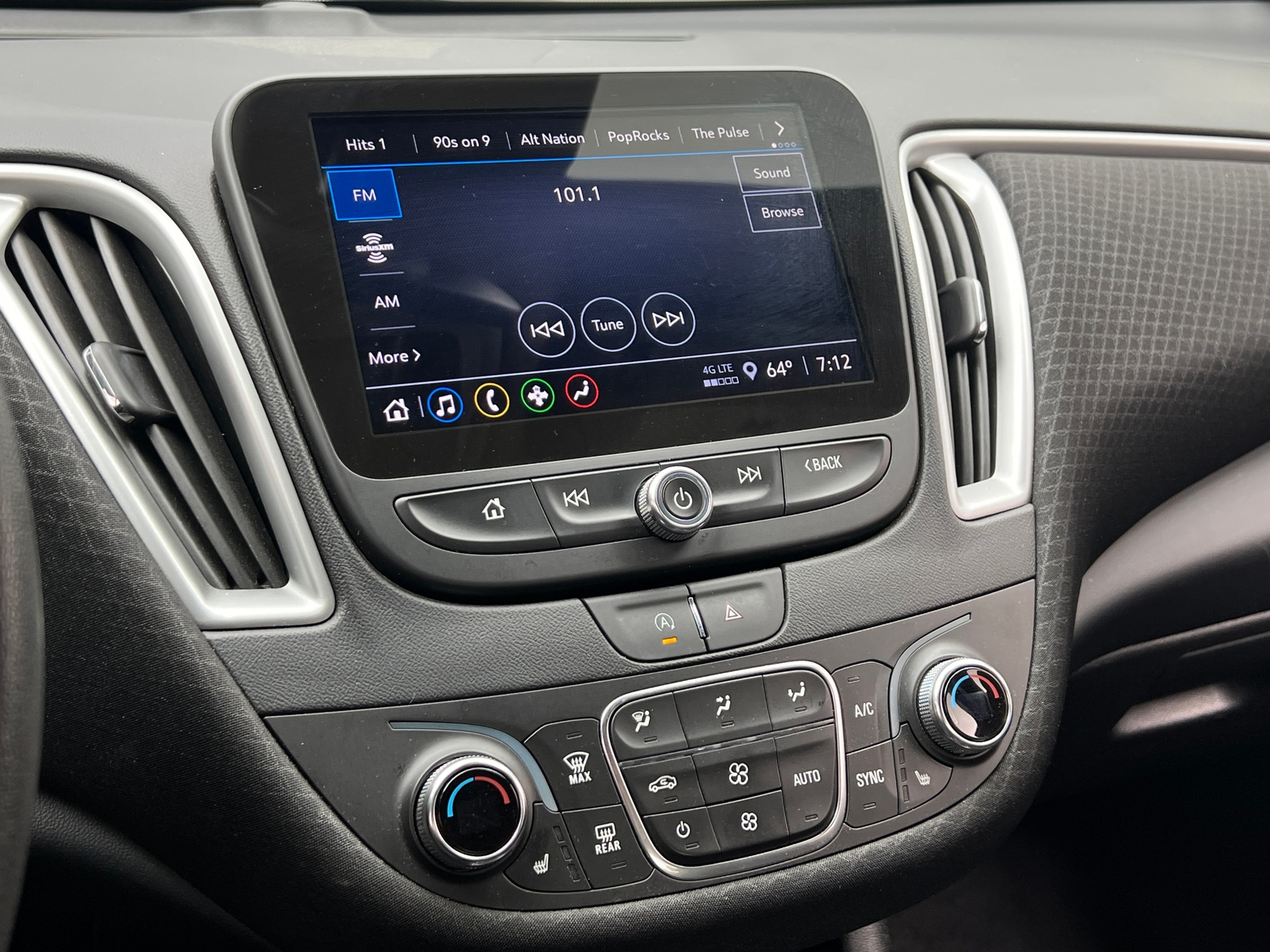 Thumbnail: 2023 Chevrolet Malibu - 4