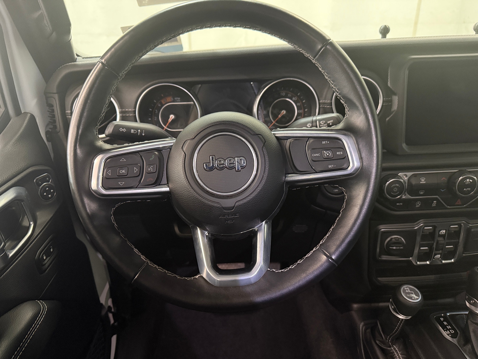 Thumbnail: 2021 Jeep Gladiator - 4