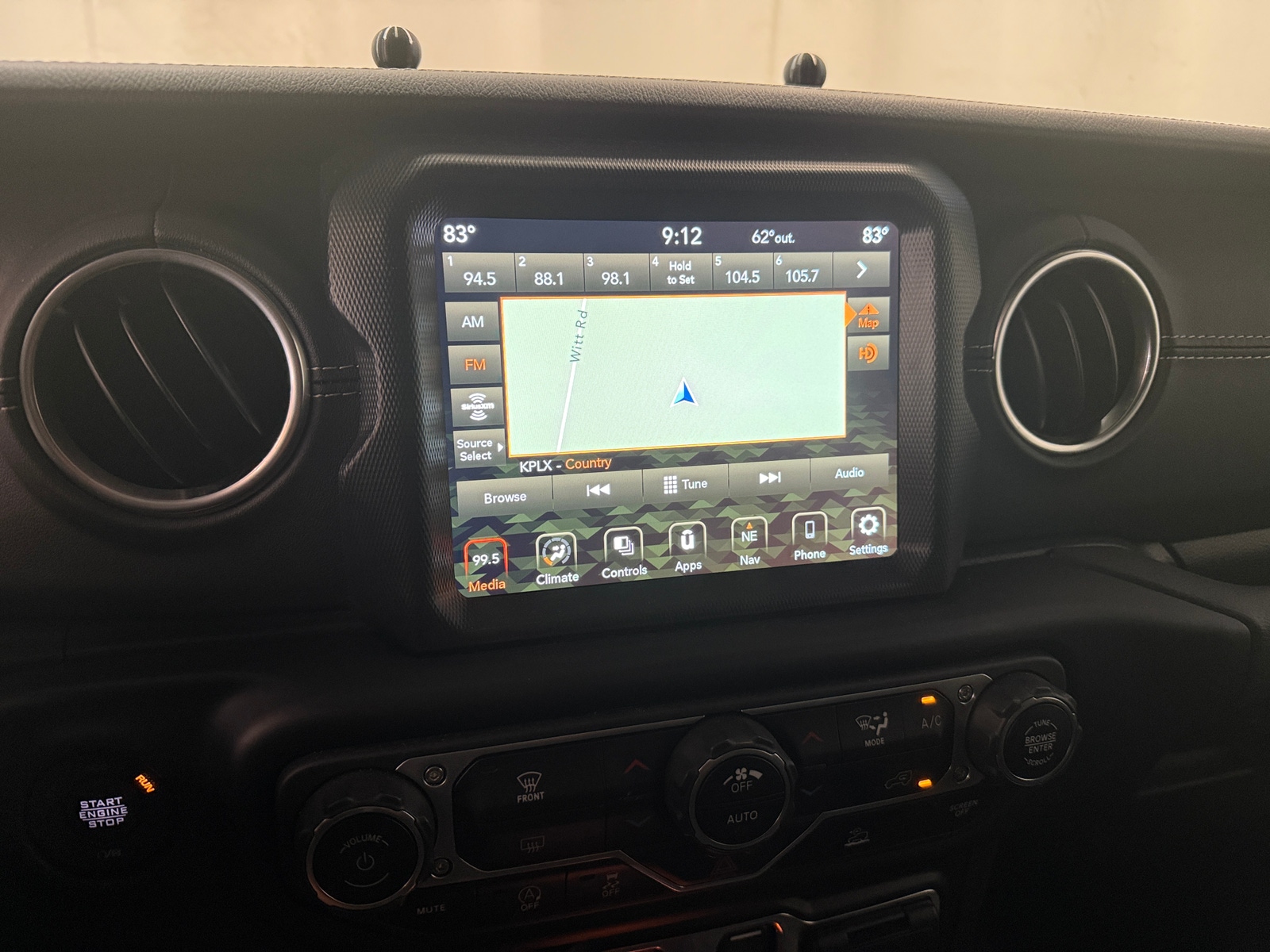 Thumbnail: 2021 Jeep Gladiator - 3