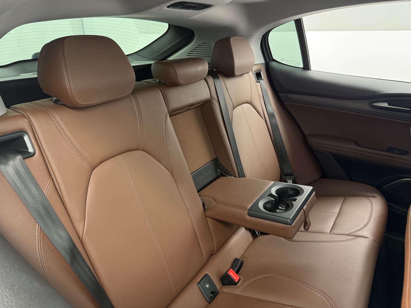 Thumbnail: 2021 Alfa Romeo Stelvio - 5