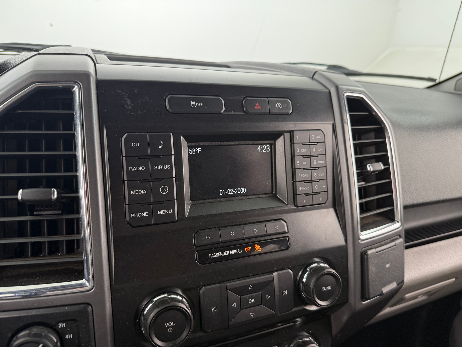 Thumbnail: 2016 Ford Econoline - 4