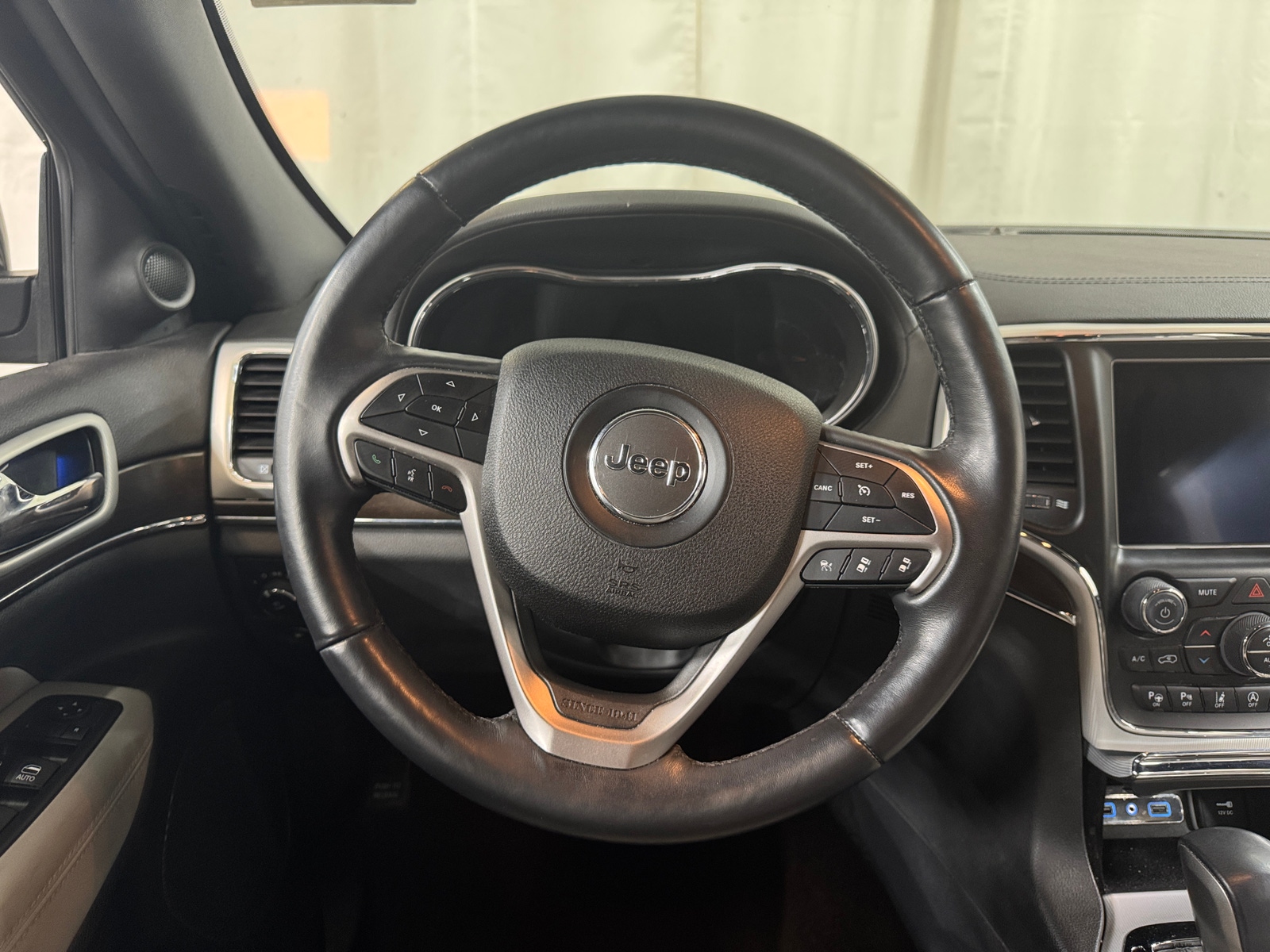 Thumbnail: 2018 Jeep Grand Cherokee - 4