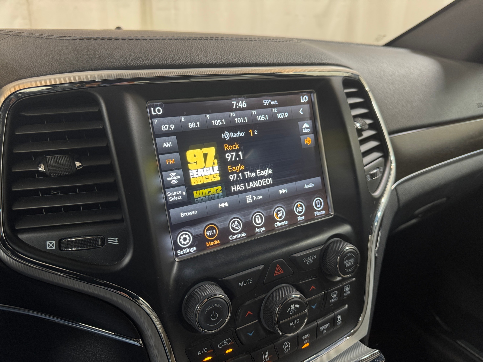 Thumbnail: 2018 Jeep Grand Cherokee - 3