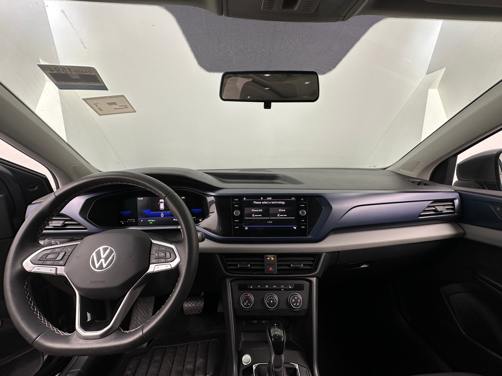 Thumbnail: 2022 Volkswagen Taos - 2