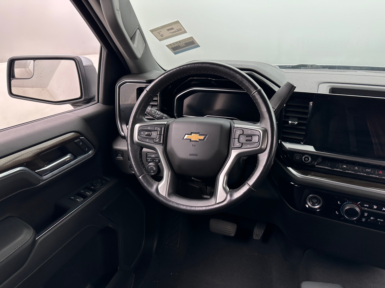 Thumbnail: 2022 Chevrolet Silverado 1500 - 5