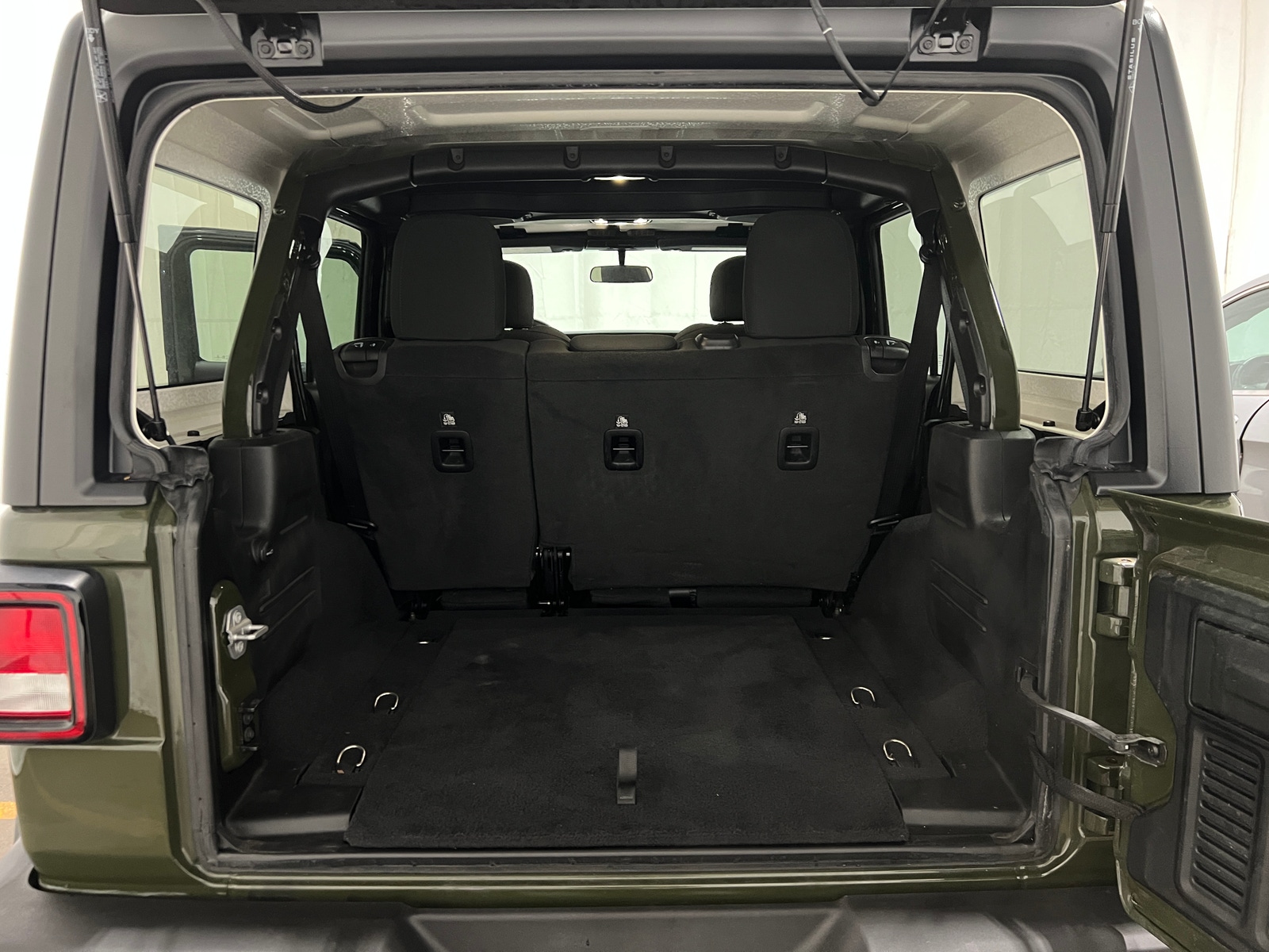 Thumbnail: 2021 Jeep Wrangler - 7
