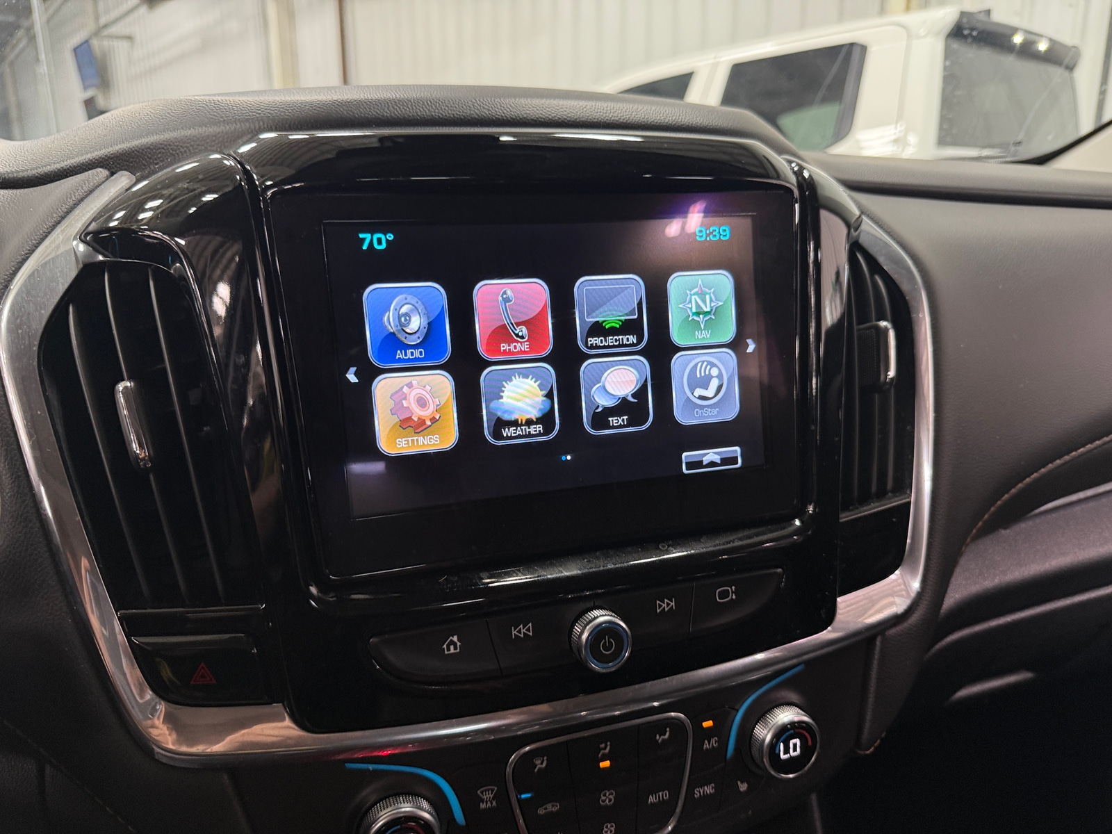 Thumbnail: 2019 Chevrolet Traverse - 3