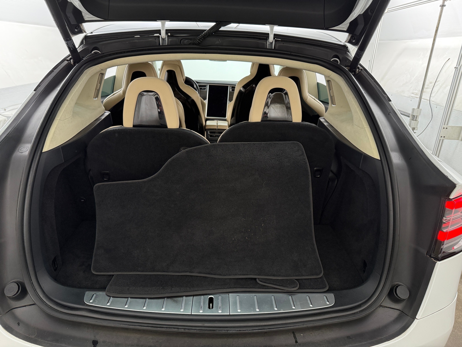 Thumbnail: 2016 Tesla Model X - 6