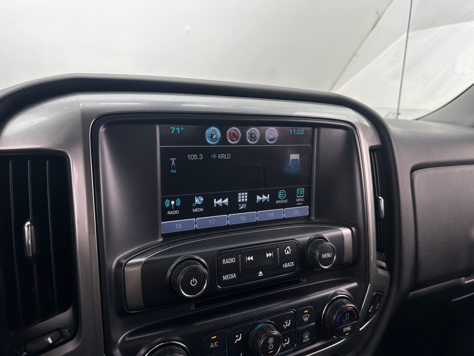 Thumbnail: 2016 Chevrolet Silverado 1500 - 4