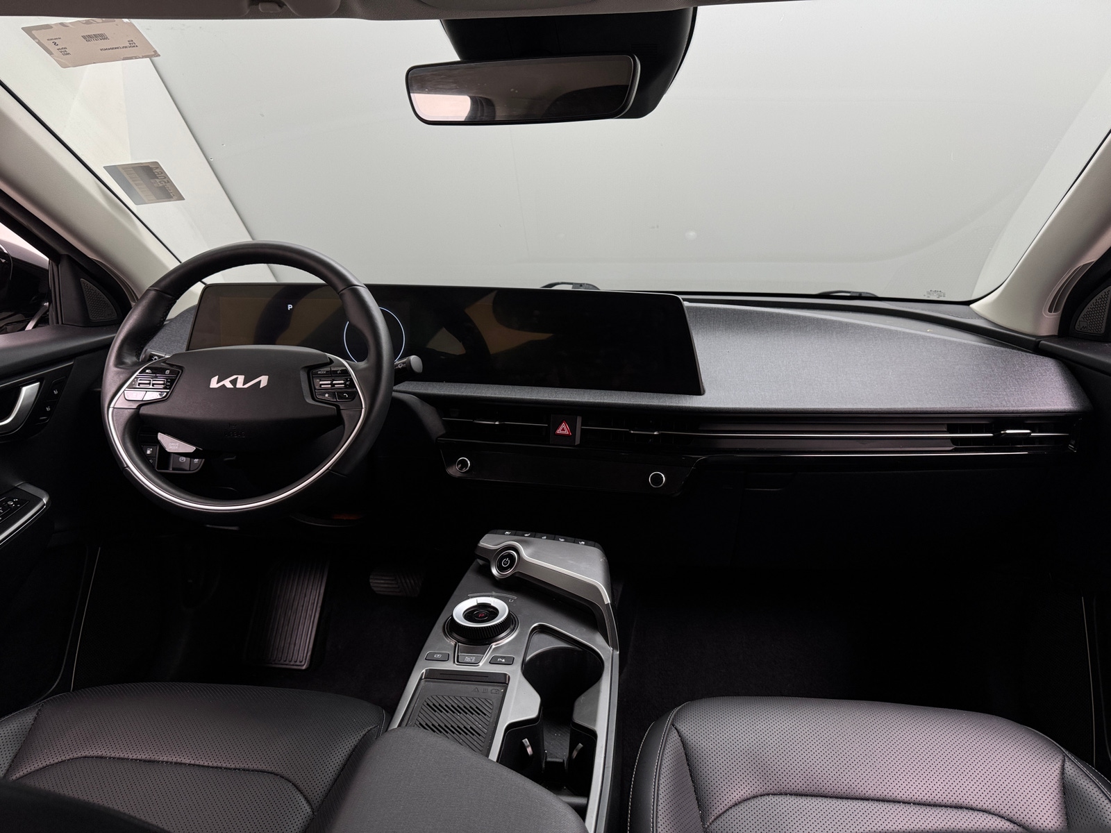 Thumbnail: 2022 Kia EV6 - 2