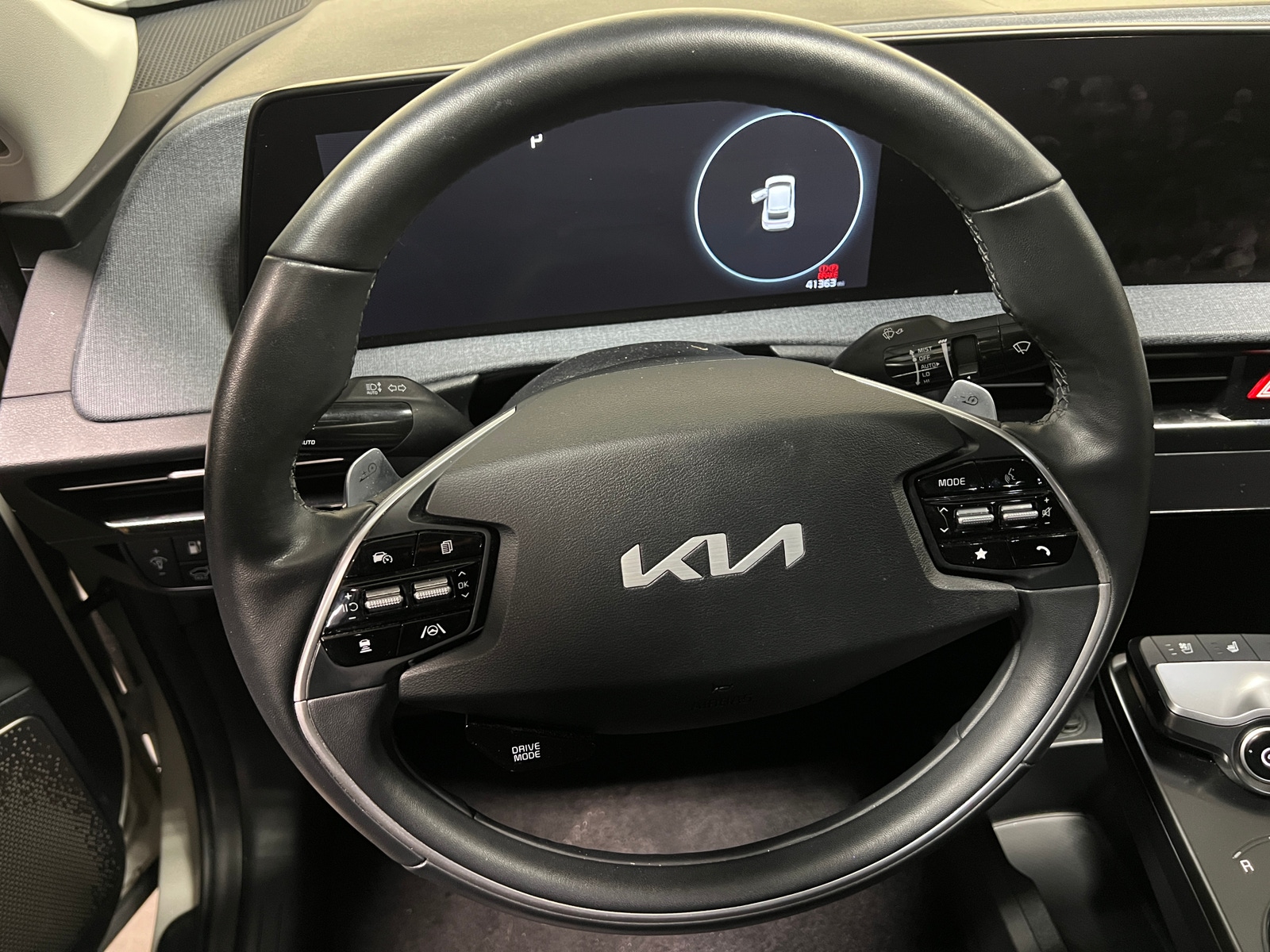 Thumbnail: 2022 Kia EV6 - 4