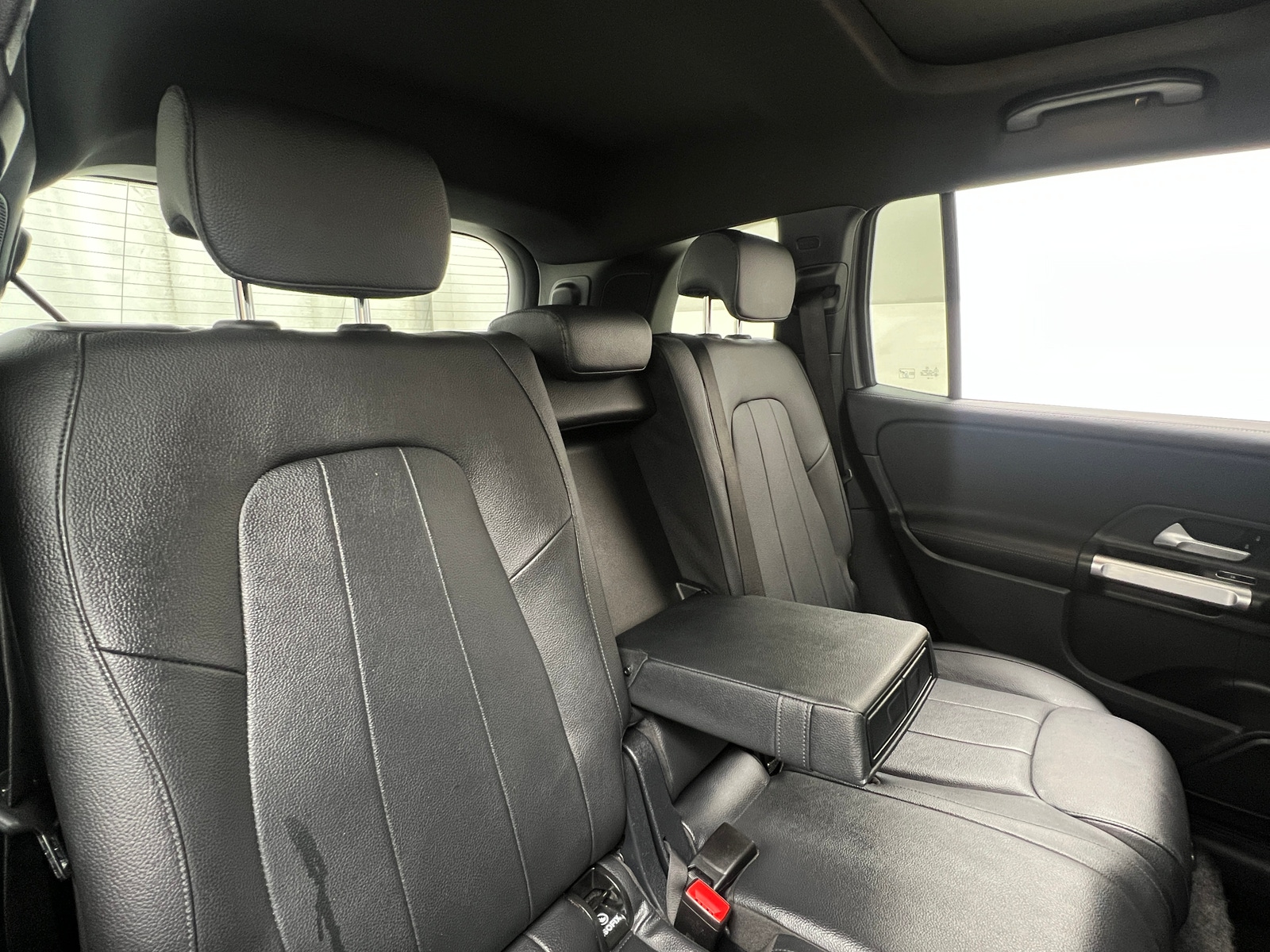 Thumbnail: 2022 Mercedes-Benz GLB - 5
