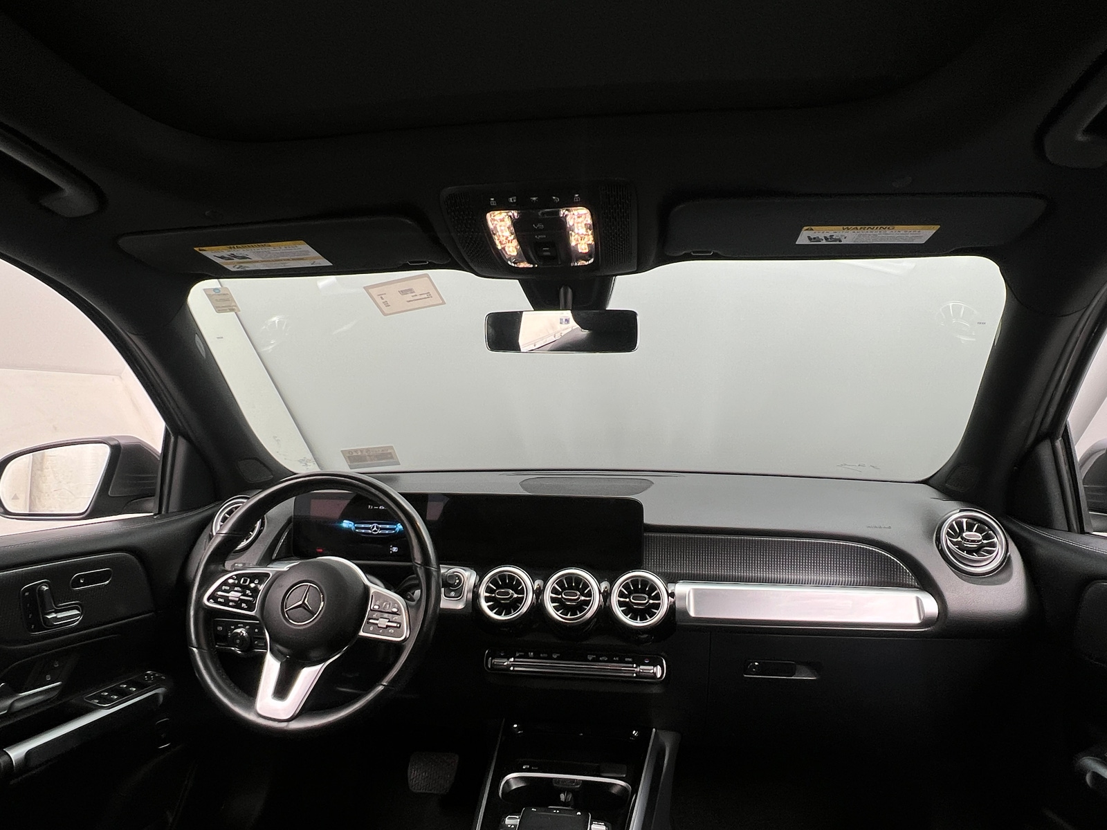 Thumbnail: 2022 Mercedes-Benz GLB - 2