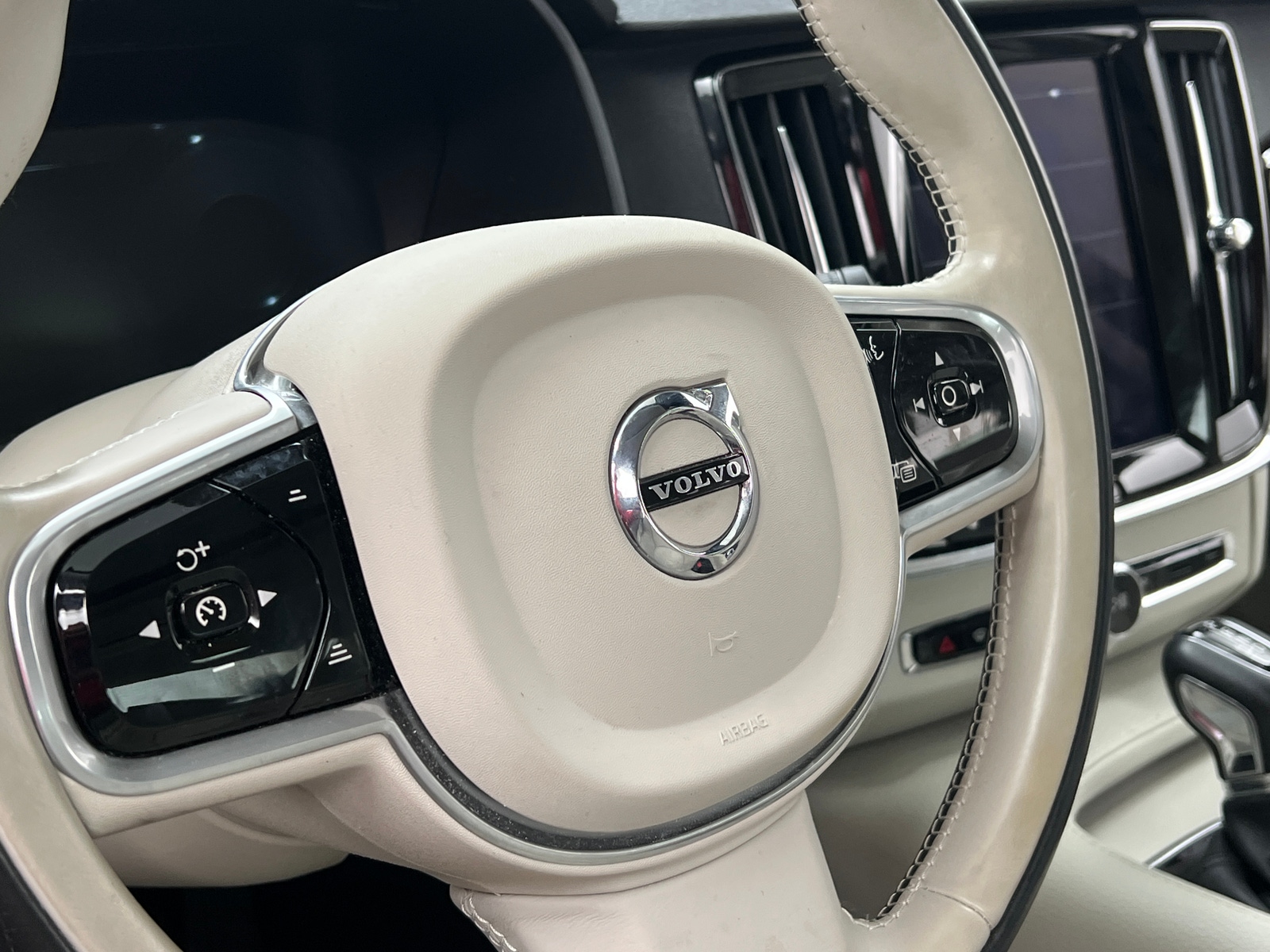 Thumbnail: 2017 Volvo S90 - 4